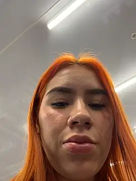 Snapshot of Im_Valen_Cute chatting on 02/25/25, 10:07 Im Valen Cute online show from 02/25/25, 10:07