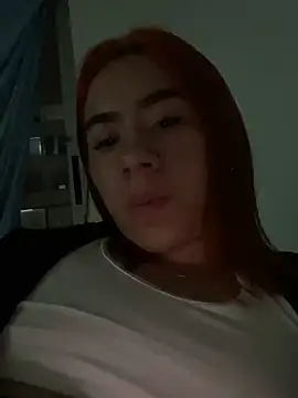 Snapshot of Im_Valen_Cute chatting on 02/26/25, 02:26 Im Valen Cute online show from 02/26/25, 02:26