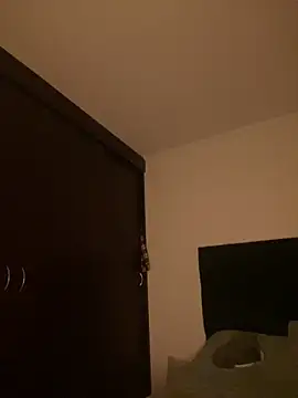 Snapshot of Im_Valen_Cute chatting on 02/27/25, 11:37 Im Valen Cute online show from 02/27/25, 11:37