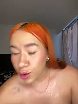 Snapshot of Im_Valen_Cute chatting on 03/06/25, 08:27 Im Valen Cute online show from 03/06/25, 08:27