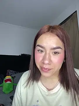 Snapshot of Im_Valen_Cute chatting on 03/11/25, 11:26 Im Valen Cute online show from 03/11/25, 11:26