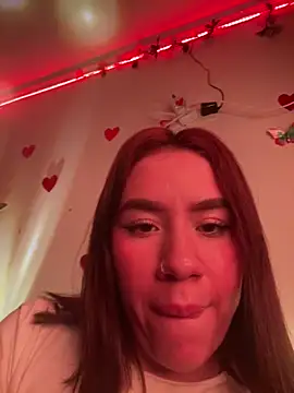 Snapshot of Im_Valen_Cute chatting on 03/21/25, 02:18 Im Valen Cute online show from 03/21/25, 02:18