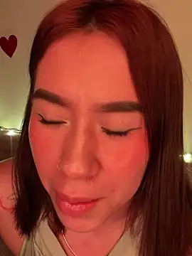 Snapshot of Im_Valen_Cute chatting on 03/23/25, 01:42 Im Valen Cute online show from 03/23/25, 01:42