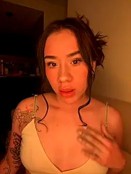 Snapshot of Im_Valen_Cute chatting on 09/17/25, 05:42 Im Valen Cute online show from 09/17/25, 05:42