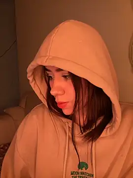 Snapshot of Im_Valen_Cute chatting on 10/01/25, 12:49 Im Valen Cute online show from 10/01/25, 12:49