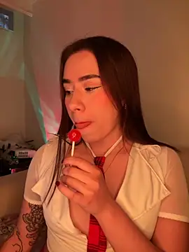 Snapshot of Im_Valen_Cute chatting on 10/23/25, 10:30 Im Valen Cute online show from 10/23/25, 10:30