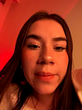 Snapshot of Im_Valen_Cute chatting on 10/29/25, 05:31 Im Valen Cute online show from 10/29/25, 05:31