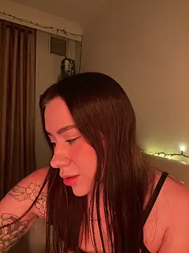 Im Valen Cute online show from 12/14/25, 03:45