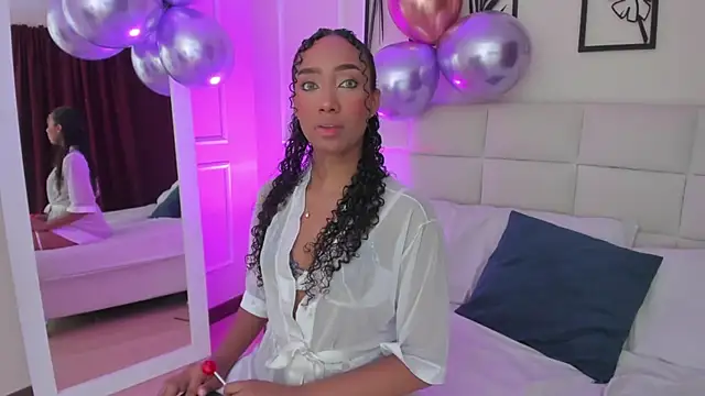 Snapshot of Amber__Sanchez chatting on 01/18/25, 02:47 Amber  Sanchez online show from 01/18/25, 02:47