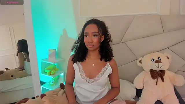 Snapshot of Amber__Sanchez chatting on 03/17/25, 04:40 Amber  Sanchez online show from 03/17/25, 04:40