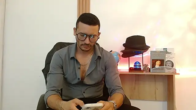 Reiko 85  online show from 11/08/25, 07:45