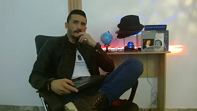 Reiko 85  online show from 11/15/25, 02:46