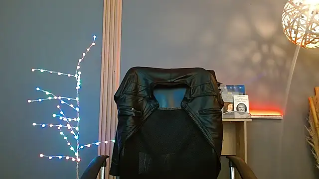 Reiko 85  online show from 02/03/26, 02:33