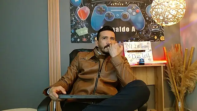 Reiko 85  online show from 04/15/26, 02:35