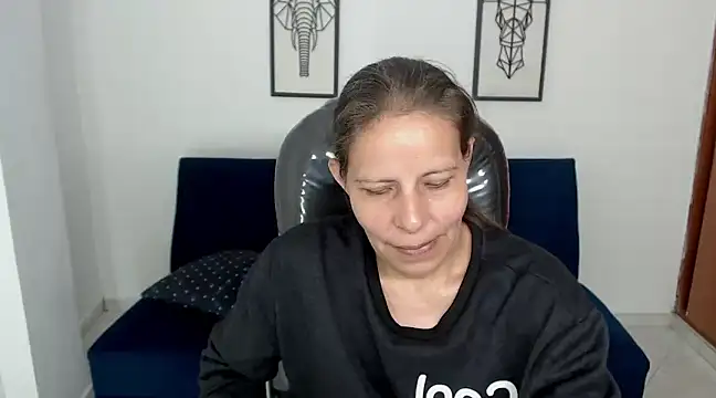 Milf karlye online show from 12/03/24, 04:36