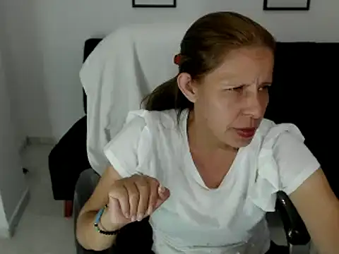 Milf karlye online show from 02/16/25, 05:26