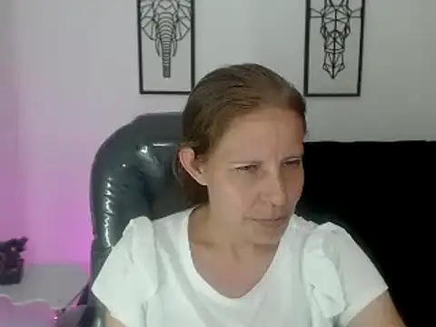 Milf karlye online show from 02/18/25, 05:53