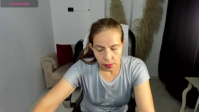 Milf karlye online show from 02/22/26, 02:02