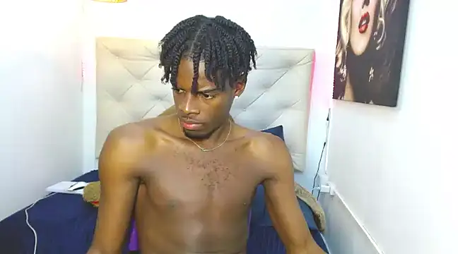 Snapshot of royce_ebony chatting on 12/12/24, 10:24 royce ebony online show from 12/12/24, 10:24