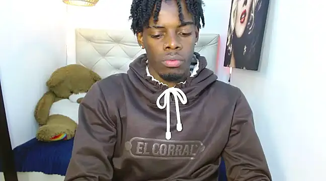 Snapshot of royce_ebony chatting on 12/13/24, 02:43 royce ebony online show from 12/13/24, 02:43