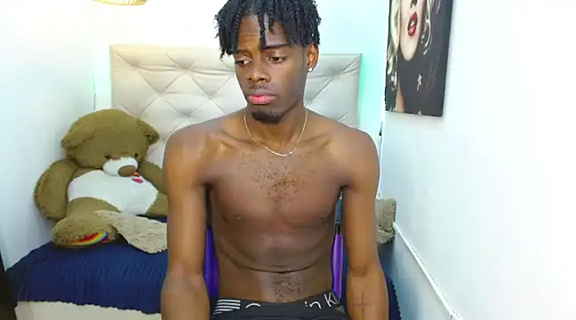 Snapshot of royce_ebony chatting on 12/14/24, 07:07 royce ebony online show from 12/14/24, 07:07