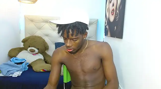 Snapshot of royce_ebony chatting on 01/16/25, 07:07 royce ebony online show from 01/16/25, 07:07