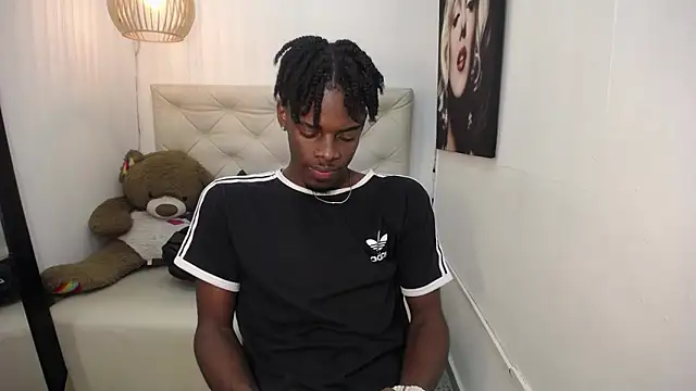 Snapshot of royce_ebony chatting on 01/24/25, 02:28 royce ebony online show from 01/24/25, 02:28