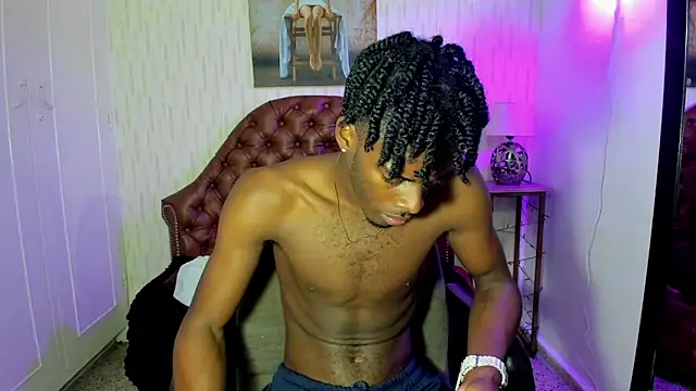 Snapshot of royce_ebony chatting on 01/29/25, 05:40 royce ebony online show from 01/29/25, 05:40