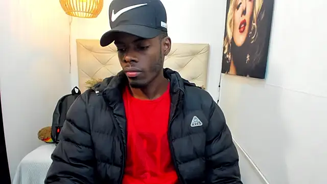 Snapshot of royce_ebony chatting on 09/19/25, 03:08 royce ebony online show from 09/19/25, 03:08