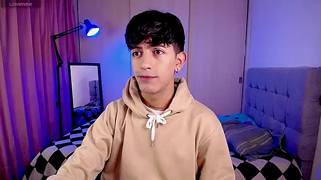 teobowny  online show from 01/18/25, 02:02