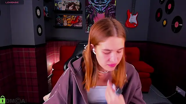 Jennifer Wadee online show from 04/08/26, 11:16