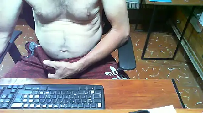 Roberto3102 online show from 01/25/25, 06:57