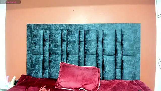 Aurora Doll  online show from 11/14/25, 12:26