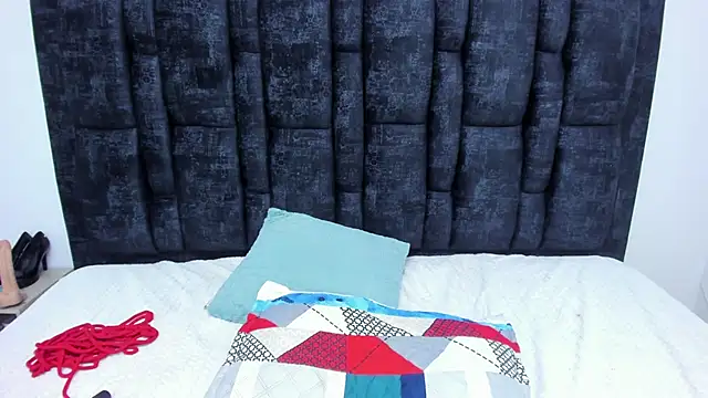 Aurora Doll  online show from 04/15/26, 07:58