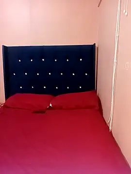 Luciouslips00 online show from 02/13/26, 02:24