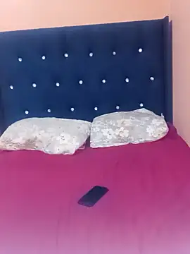 Luciouslips00 online show from 04/02/26, 08:56