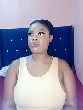 Luciouslips00 online show from 04/15/26, 12:56