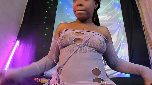 Snapshot of DeisyHarper chatting on 12/17/24, 04:56 DeisyHarper online show from 12/17/24, 04:56