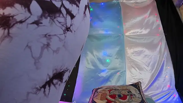 Snapshot of DeisyHarper chatting on 12/21/24, 02:04 DeisyHarper online show from 12/21/24, 02:04