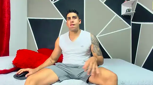 Snapshot of astrom_greyy chatting on 01/08/25, 09:44 astrom greyy online show from 01/08/25, 09:44