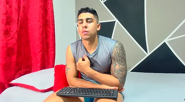 Snapshot of astrom_greyy chatting on 01/14/25, 09:51 astrom greyy online show from 01/14/25, 09:51