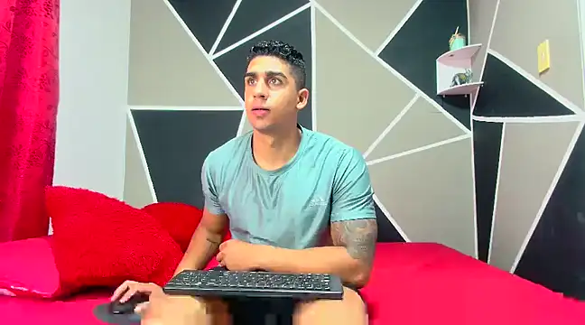 Snapshot of astrom_greyy chatting on 03/05/25, 05:08 astrom greyy online show from 03/05/25, 05:08