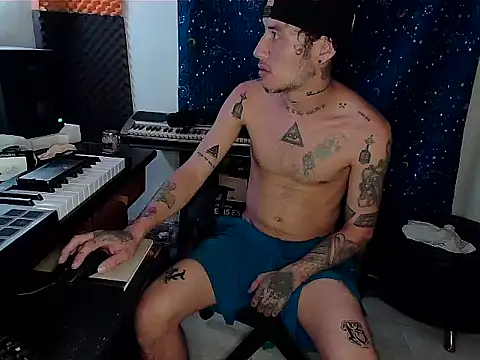 patrik tattoo  online show from 02/19/25, 04:01