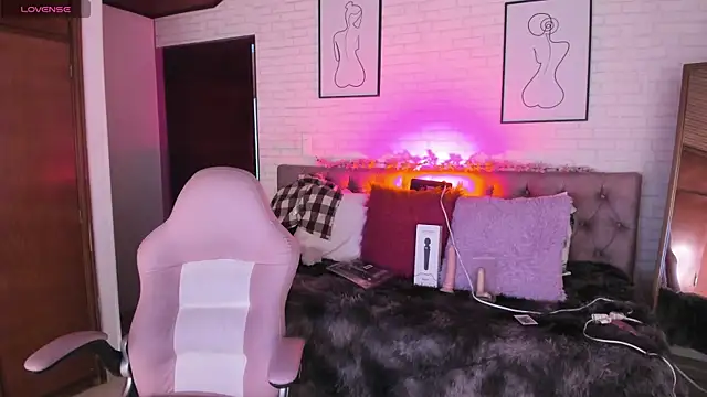 Kitty Pam online show from 04/21/26, 08:23