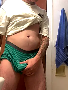 Snapshot of Ferrrl12 chatting on 10/30/25, 09:04 Ferrrl12 online show from 10/30/25, 09:04