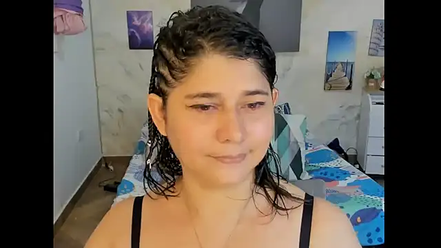 Snapshot of alinabozz1 chatting on 05/08/26, 12:27 alinabozz1 online show from 05/08/26, 12:27