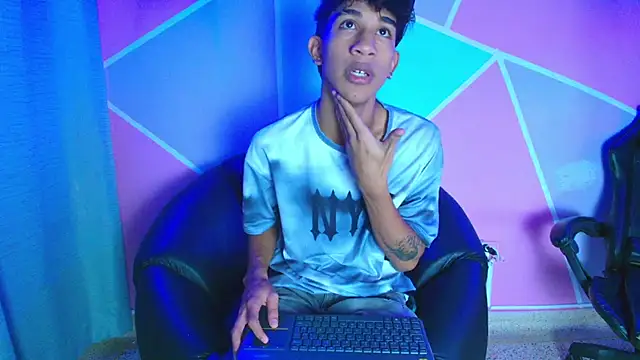 Snapshot of hares_mds chatting on 12/05/25, 01:42 hares mds online show from 12/05/25, 01:42