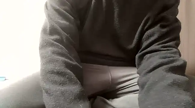 Snapshot of YU-KI00 chatting on 03/08/25, 03:39 YU-KI00 online show from 03/08/25, 03:39