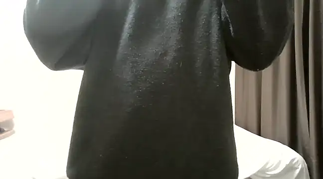 Snapshot of YU-KI00 chatting on 03/08/25, 12:41 YU-KI00 online show from 03/08/25, 12:41