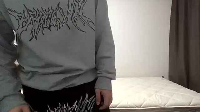 Snapshot of YU-KI00 chatting on 10/23/25, 01:43 YU-KI00 online show from 10/23/25, 01:43